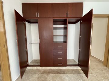 Casa remodelada en venta en Montebello