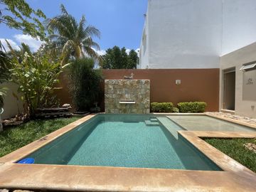 Casa remodelada en venta en Montebello