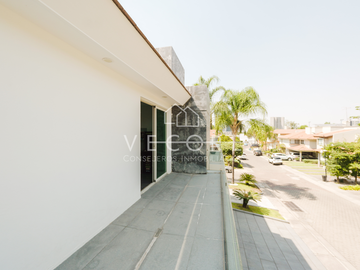 RESIDENCIA DE LUJO EN REAL SAN BERNARDO, PUERTA DE HIERRO, ZAPOPAN