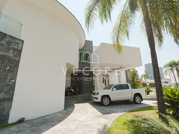 RESIDENCIA DE LUJO EN REAL SAN BERNARDO, PUERTA DE HIERRO, ZAPOPAN