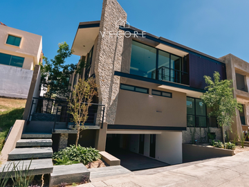 CASA EN VENTA EN PUERTA DEL BOSQUE, ANDARES, ZAPOPAN