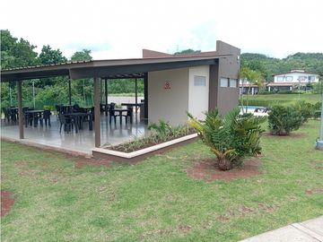 VENTA DE CASA EN ARRAIJAN PH LA CAMPIÑA CLUB RESIDENCIAL 3 R 2 B (IM)