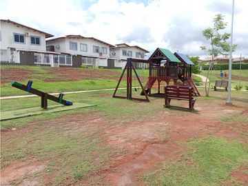 VENTA DE CASA EN ARRAIJAN PH LA CAMPIÑA CLUB RESIDENCIAL 3 R 2 B (IM)