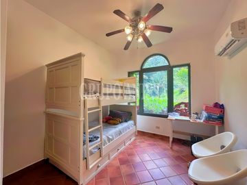 Se Vende Casa con impresionantes Vistas en Altos del Maria