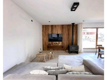 BARRIO PIONEROS PINAMAR- CASA DE CATEGORIA