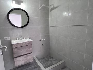 Departamento Tipo Casa en venta en Lanus Este