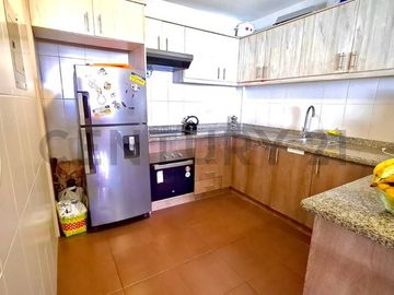 EN VENTA SUITE CON PATIO SECTOR SOLCA