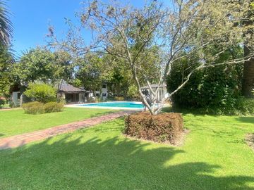 Amplia Quinta en Venta de 2 hectáreas, con seguridad y áreas comunales, sector la Armenia, Quito