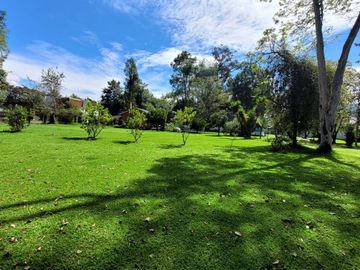 Amplia Quinta en Venta de 2 hectáreas, con seguridad y áreas comunales, sector la Armenia, Quito