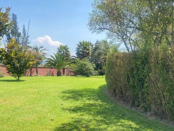 Amplia Quinta en Venta de 2 hectáreas, con seguridad y áreas comunales, sector la Armenia, Quito
