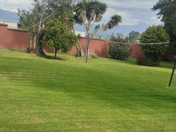 Amplia Quinta en Venta de 2 hectáreas, con seguridad y áreas comunales, sector la Armenia, Quito