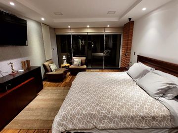 Casa exclusiva en venta con 4 dormitorios, dentro de urbanización privada Valle de los Chillos