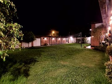 Casa exclusiva en venta con 4 dormitorios, dentro de urbanización privada Valle de los Chillos