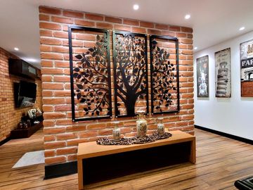 Casa exclusiva en venta con 4 dormitorios, dentro de urbanización privada Valle de los Chillos