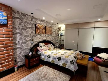 Casa exclusiva en venta con 4 dormitorios, dentro de urbanización privada Valle de los Chillos
