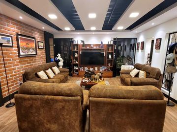 Casa exclusiva en venta con 4 dormitorios, dentro de urbanización privada Valle de los Chillos