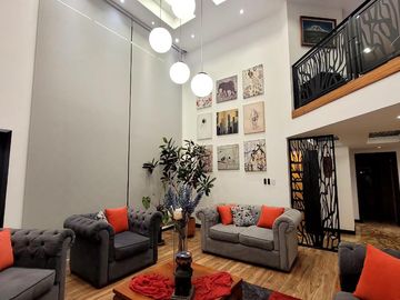 Casa exclusiva en venta con 4 dormitorios, dentro de urbanización privada Valle de los Chillos