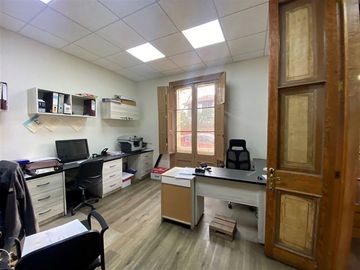 Oficina en Venta en Capitán Fuentes / José Domingo Cañas