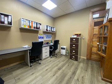 Oficina en Venta en Capitán Fuentes / José Domingo Cañas