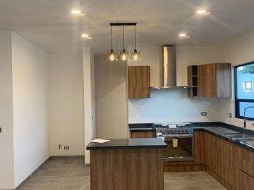 Casa en Venta en Preserve Juriquilla, Alberca Propia, 4 Recamaras, Lujo