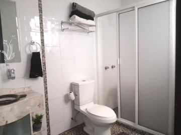 CASA EN VENTA, COL. MODERNA, EXCELENTE MANTENIMIENTO.