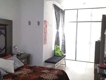 CASA EN VENTA, COL. MODERNA, EXCELENTE MANTENIMIENTO.