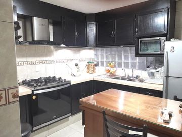 CASA EN VENTA, COL. MODERNA, EXCELENTE MANTENIMIENTO.