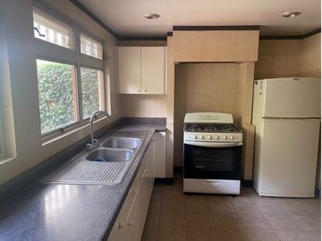 CASA EN VENTA PARA REMODELAR EN PEDREGAL
