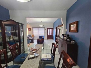 Casa en venta en Ave Isla de Tris