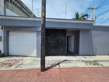 Casa en venta en Ave Isla de Tris