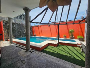 Casa en venta en Ave Isla de Tris