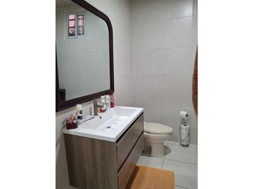 VILLA LUCRE / CASA DE ESQUINA / 245M2 / 4 HABITACIONES / CERRADA