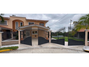 VILLA LUCRE / ALTOS DE SAN RAFAEL / 521 M2 / 3 HABITACION / PISCINA