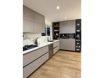 VILLA LUCRE / ALTOS DE SAN RAFAEL / 521 M2 / 3 HABITACION / PISCINA
