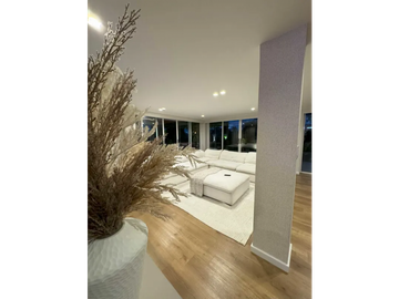 VILLA LUCRE / ALTOS DE SAN RAFAEL / 521 M2 / 3 HABITACION / PISCINA