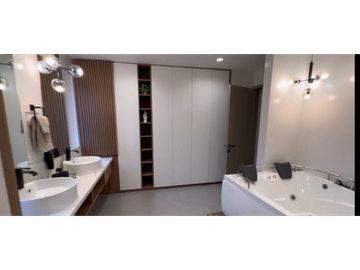 VILLA LUCRE / ALTOS DE SAN RAFAEL / 521 M2 / 3 HABITACION / PISCINA