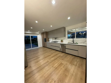 VILLA LUCRE / ALTOS DE SAN RAFAEL / 521 M2 / 3 HABITACION / PISCINA