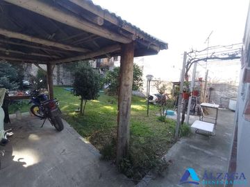 Casa para 2 Familias en venta en Ezpeleta Este
