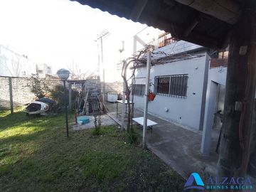 Casa para 2 Familias en venta en Ezpeleta Este