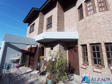 Casa para 2 Familias en venta en Ezpeleta Este