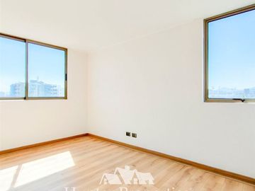Departamento en Venta en Plaza Zañartu. Los Alerces / Nelson