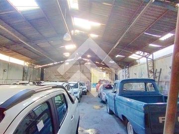 Bodega en Venta en Calle Coquimbo con Santa Rosa (metro Matta)