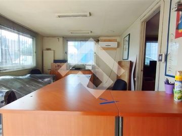 Bodega en Venta en Calle Coquimbo con Santa Rosa (metro Matta)