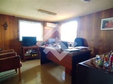 Bodega en Venta en Calle Coquimbo con Santa Rosa (metro Matta)