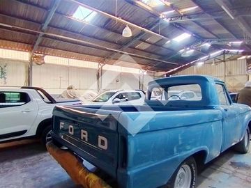 Bodega en Venta en Calle Coquimbo con Santa Rosa (metro Matta)