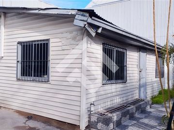Bodega en Venta en Calle Coquimbo con Santa Rosa (metro Matta)