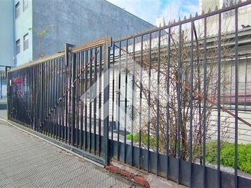 Bodega en Venta en Calle Coquimbo con Santa Rosa (metro Matta)