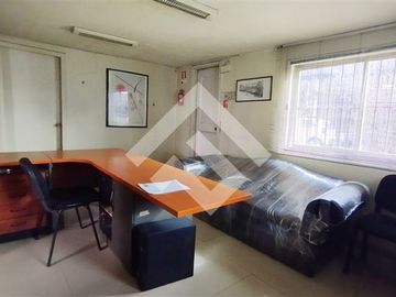 Bodega en Venta en Calle Coquimbo con Santa Rosa (metro Matta)