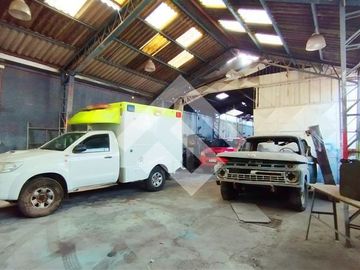 Bodega en Venta en Calle Coquimbo con Santa Rosa (metro Matta)