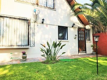 Casa en Venta en Sanchez Fontecilla con El Valle